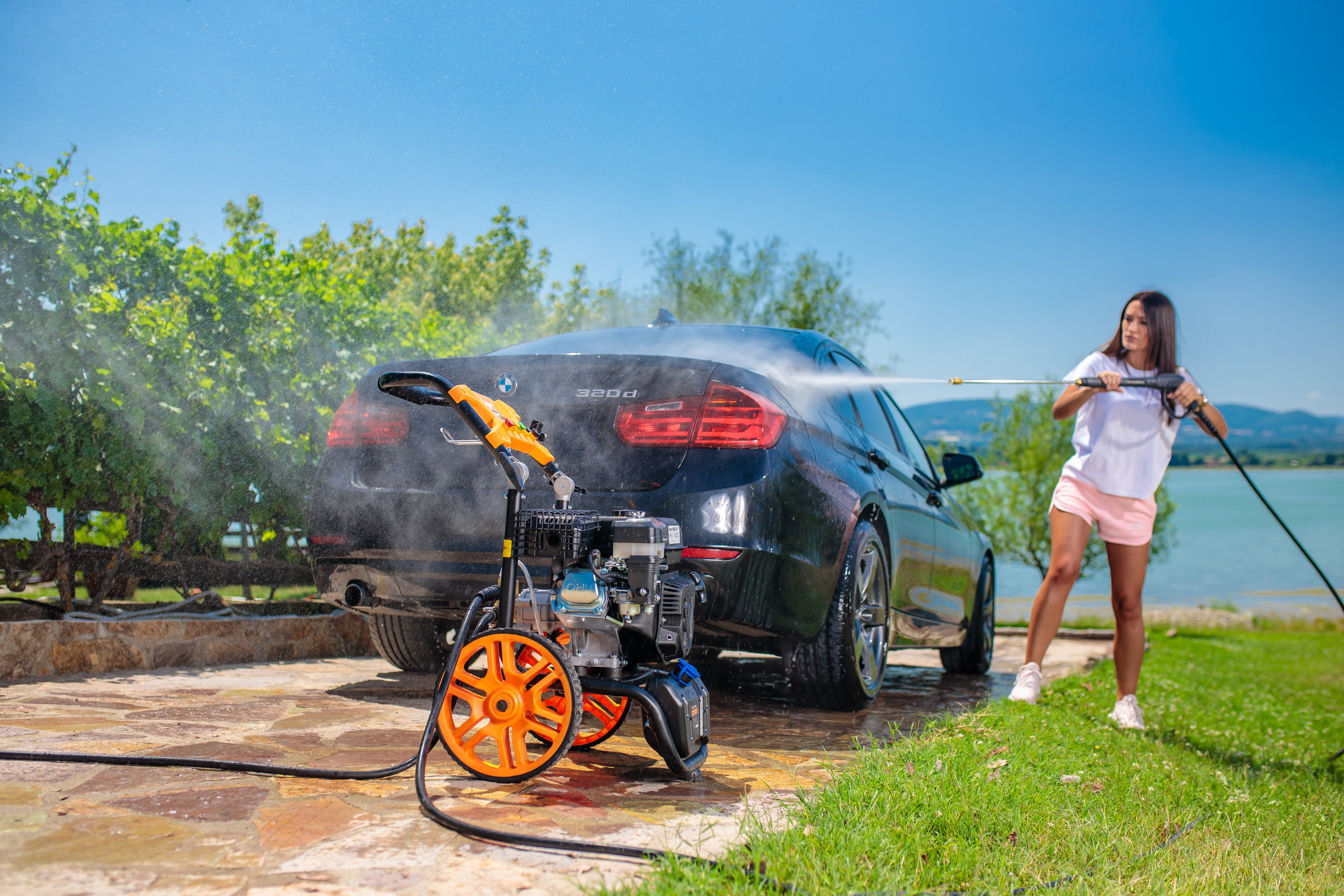 VPW 195 petrol-powered pressure washer