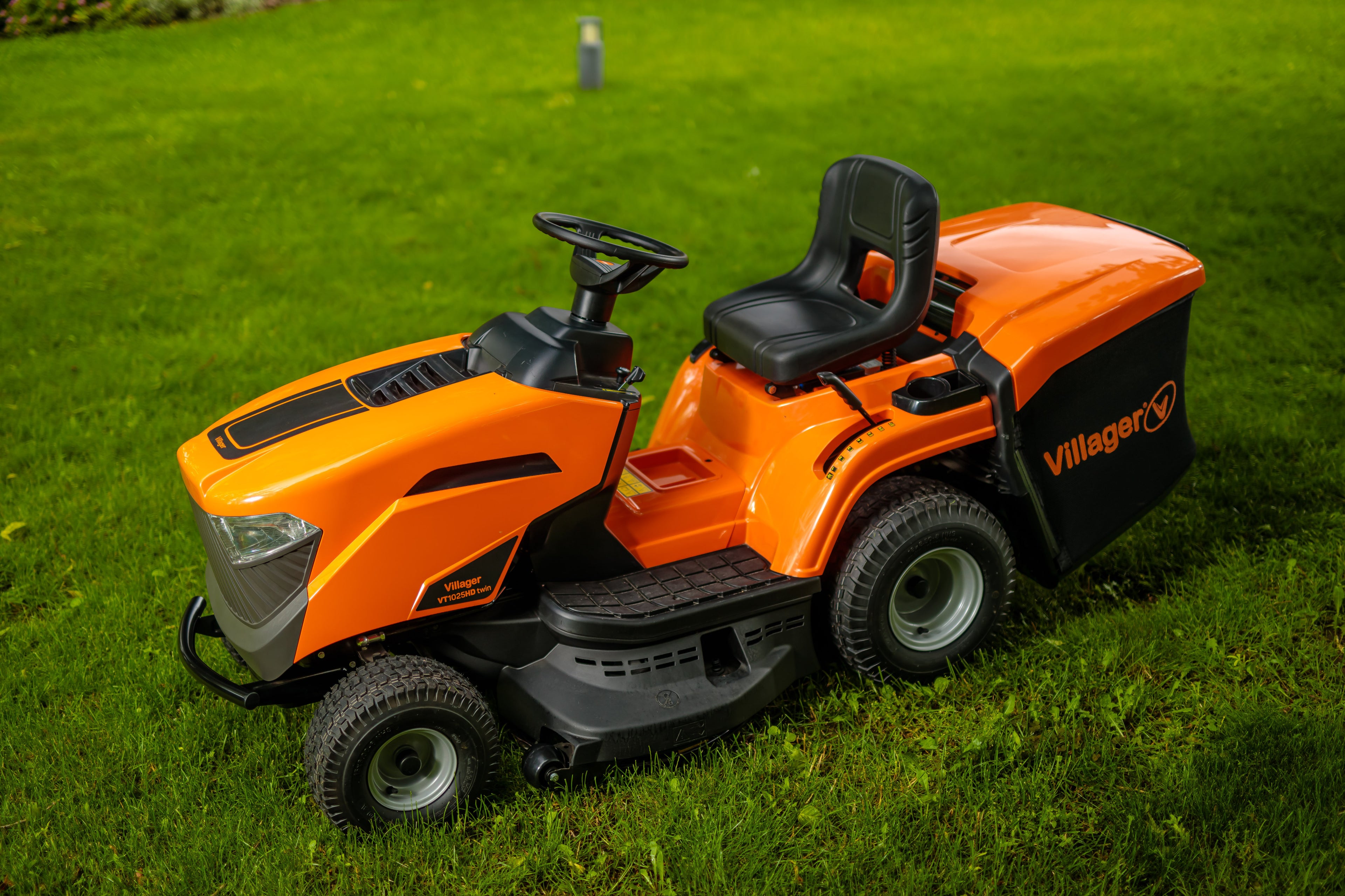 VT 1025 HD lawn tractor